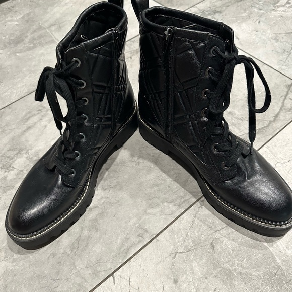Black Quilted Lace-Up Boots Nordstrom Rack Brand Size 9.5 - Picture 6 of 6